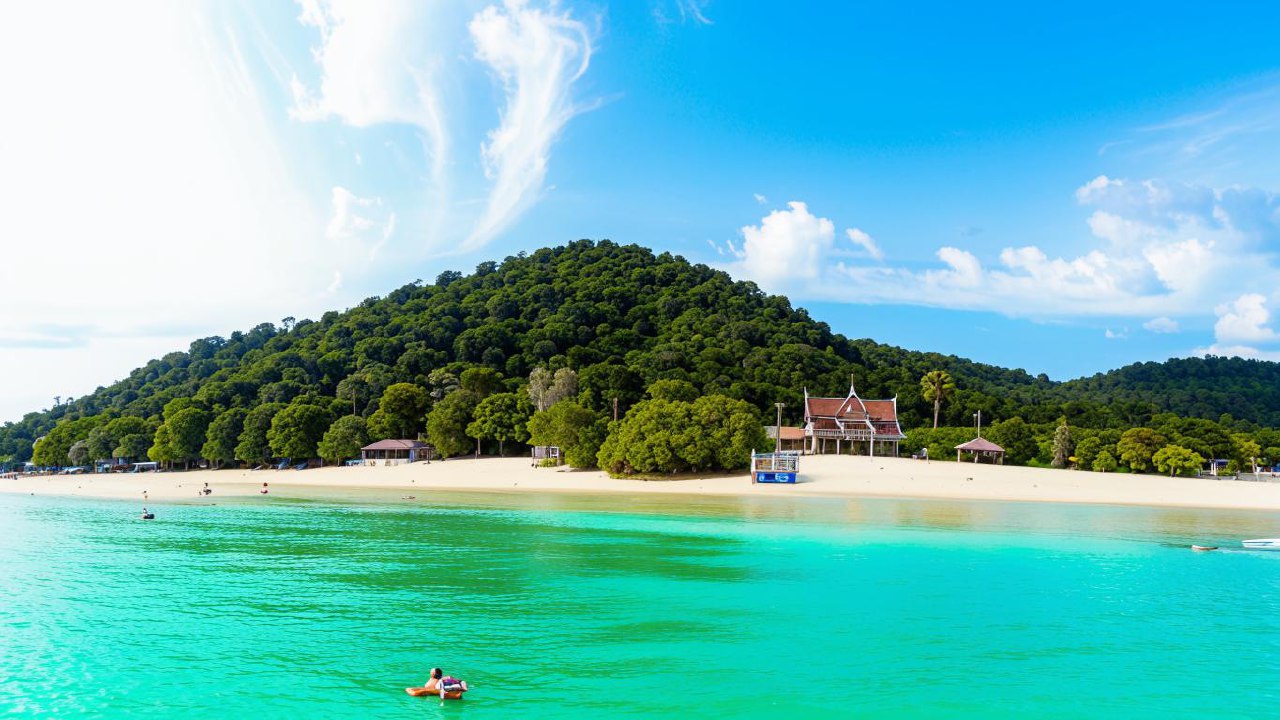 Остров Рача: мини-путеводитель